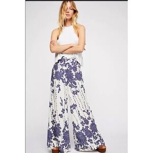 Free People Sundae Stroll Wide Leg Pants Size 10 Floral Blue White Boho Flowy